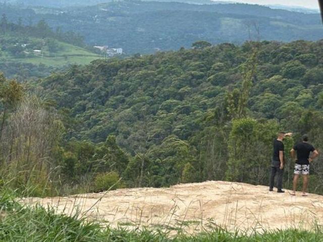 Terreno 1.000m² em São Roque com infraestrutura inclusa