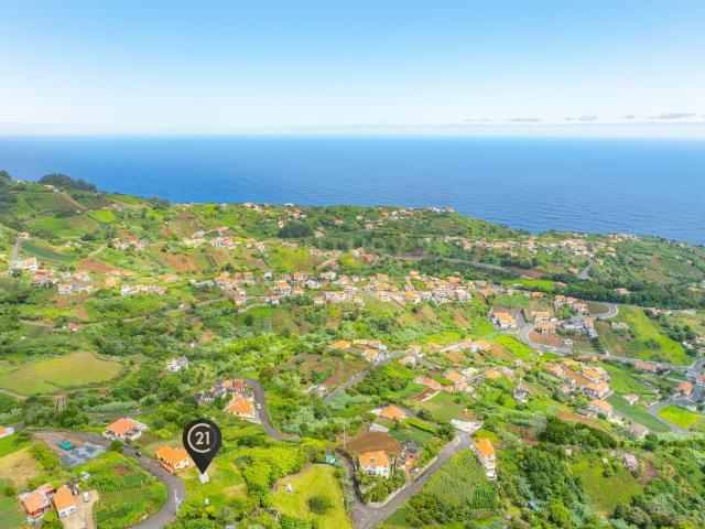 Terreno 1.620 m² em São Jorge com Vistas Deslumbrantes