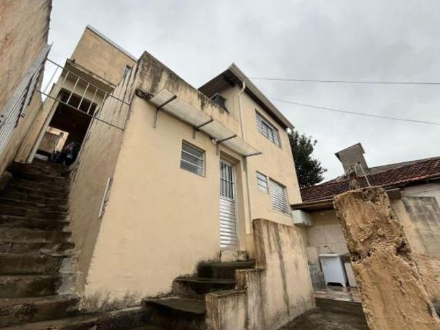 Terreno 240 m² com 4 Casas para Renda e Escritura Registrada