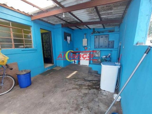 Terreno 253 m2 na Rua Dona Tecla, com construção antiga