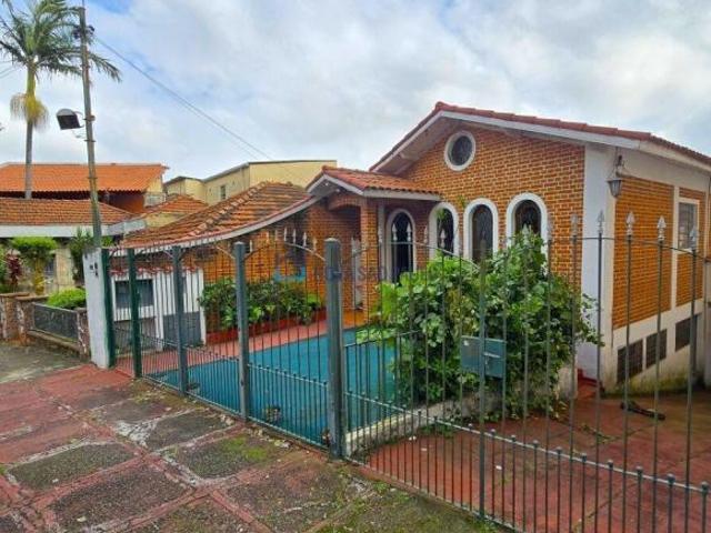 Terreno 212m² com Casa antiga a 5 minutos a pé do metrô Praça da Árvore