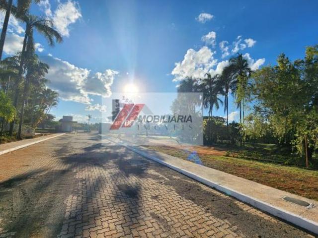 Terreno 2.500m² à Venda ParkWay Quadra 15