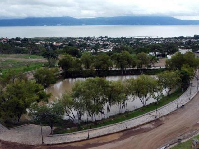 Terreno 300 m2 Premium en Ajijic con Vista a la Laguna de Chapala