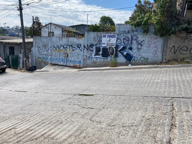 Terreno 307m2 a 10 min del centro bardeado todos los servicios