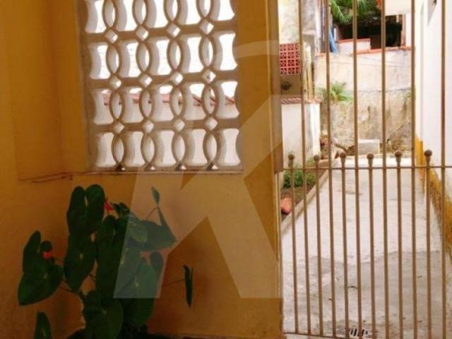 Terreno 324m2 em excelente localização com duas casas