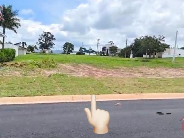 Terreno 450 m², frente asfalto a venda no Condomínio Ninho Verde II na cidade de Pardinho