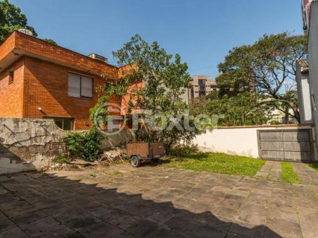 Terreno, 484 m², em Auxiliadora