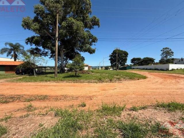 Terreno 490 m² de esquina ao lado do asfalto a venda no Condomínio Ninho Verde II, Ótima topografia