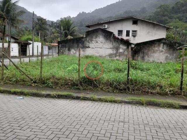 TERRENO 400 MT, DE ESQUINA EM RUA BLOQUETADA A VENDA EM BOISSUCANGA