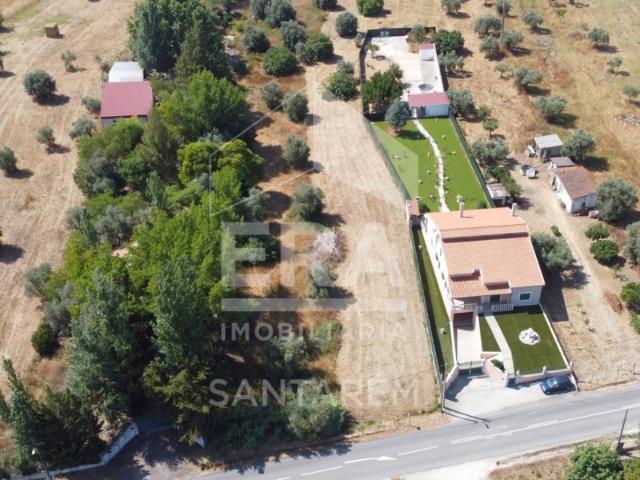 Terreno 4.400m2 e com possibilidade de construção