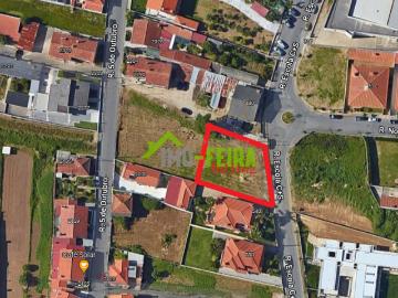 Terreno 683m², Lourosa