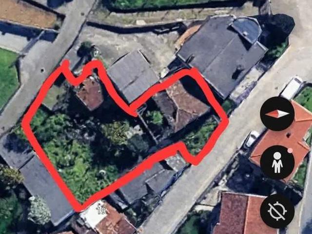 Terreno 600 m2 com casas em pedra para restauro em Cabreiros, Braga