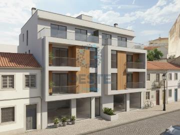 Terreno 788m² com Viabilidade para 1.300m² de Construção Centro do Bombarral