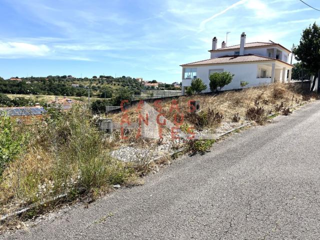Terreno | 732 m2 | Tomar