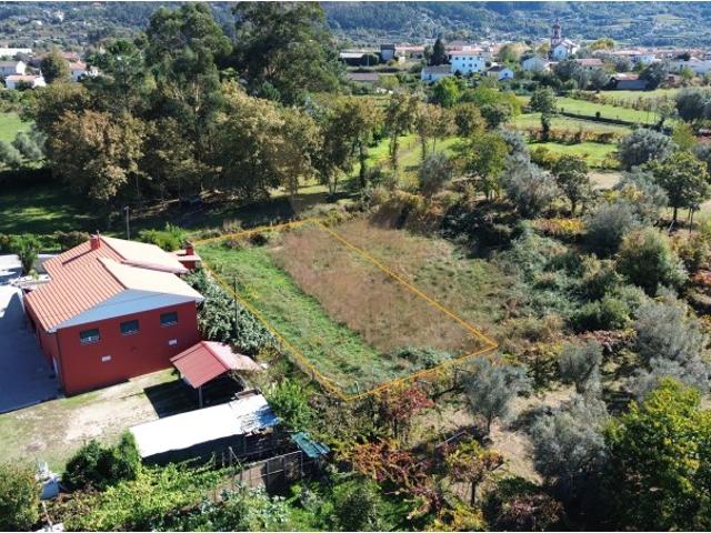 Terreno 800 m² para Construção em Gandra Ponte de Lima