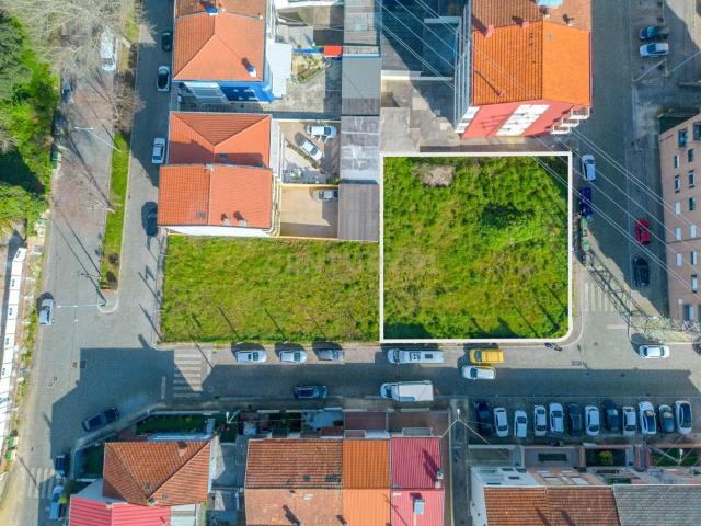 Terreno 804m² para Construção de edifício de habitação em Rio Tinto
