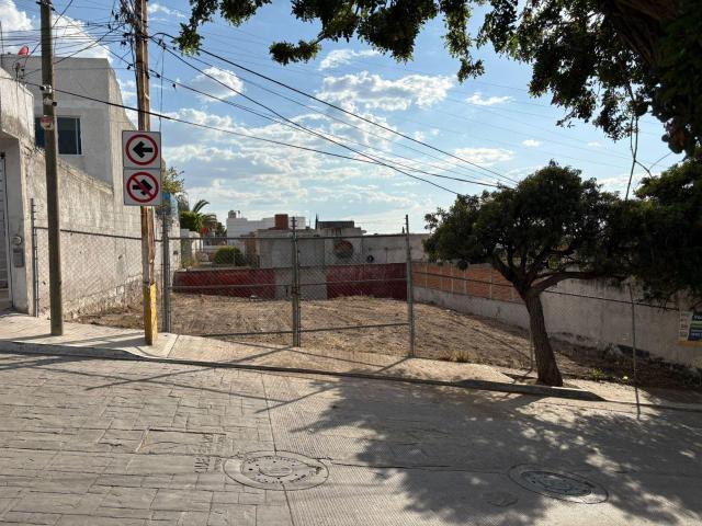 Terrenos 200m2 en Residencial Tejeda