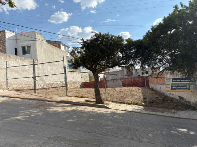 Terrenos 200m2 en Residencial Tejeda