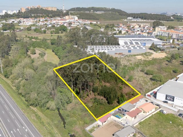 Terrenos com forte potencial de desenvolvimento urbano em Gaia