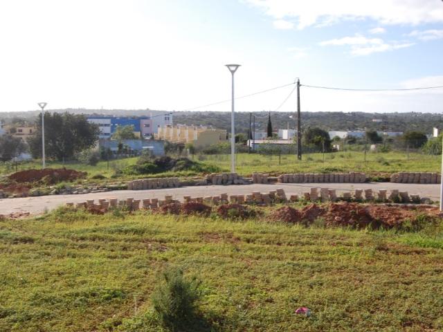 Terrenos com licença de construção