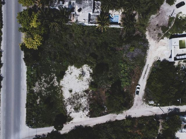 TERRENOS EN VENTA UBICADOS A PIE DE CARRETERA Y ACCESO DIRECTO AL PUERTO CHELEM