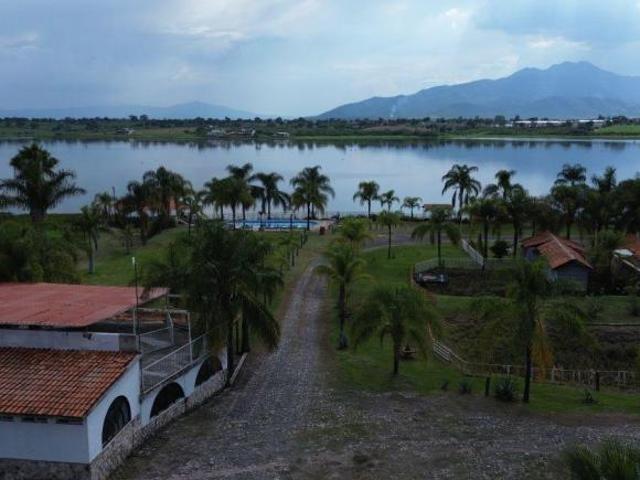 Terrenos en venta a pie de lago La Vega