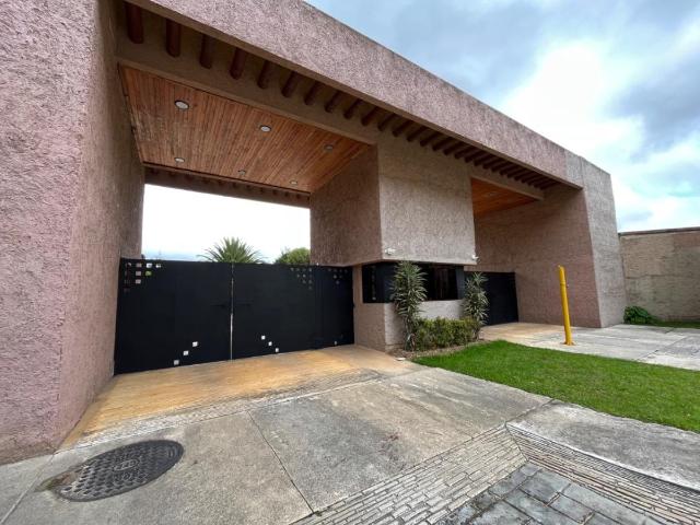 Terrenos en VENTA en Residencial La Joya cercana a la entrada principal de San