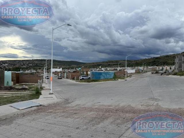 TERRENOS EN ESQUINA EN VENTA CON SERVICIOS, FRAC. CIUDAD SAN ISIDRO