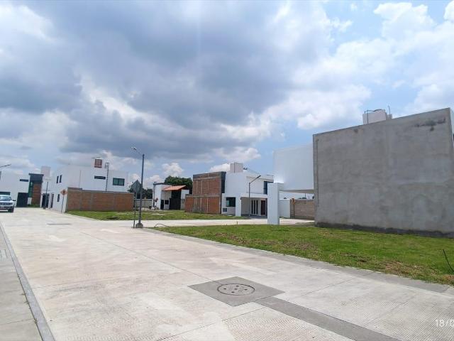 Terrenos en VENTA en Fraccionamiento A Minutos De Galer?as Metepec Aplican Cr?ditos