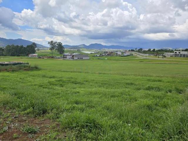 Excelente terreno à venda de 783,50m² no condomínio Serras Altas Golf Estate em Poços de Caldas MG