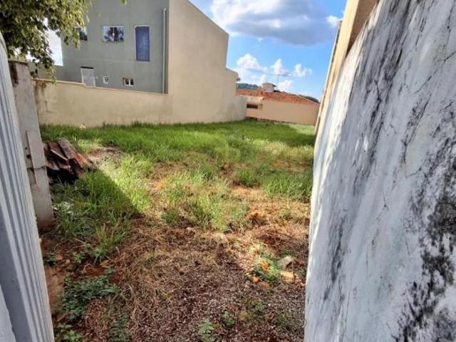 Terreno à venda com 302,00m² de área no bairro Parque Residencial Lagoinha, em Ribeirão Preto/SP