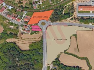 Terrenos pra construção com área total de 9804 m2 em Santiago de Riba Ul, Oliveira de Azeméis
