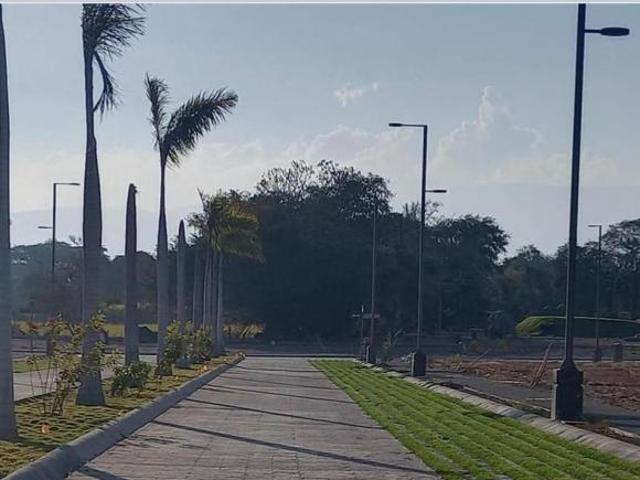 Terrenos residenciales Merit Av Ignacio Sandoval a unos pasos plaza Zentralia
