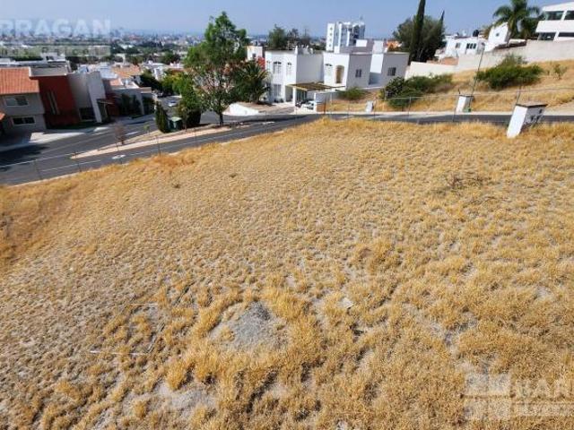 Terrenos residenciales en venta excelente ubicación en El Pedregal de Querétaro