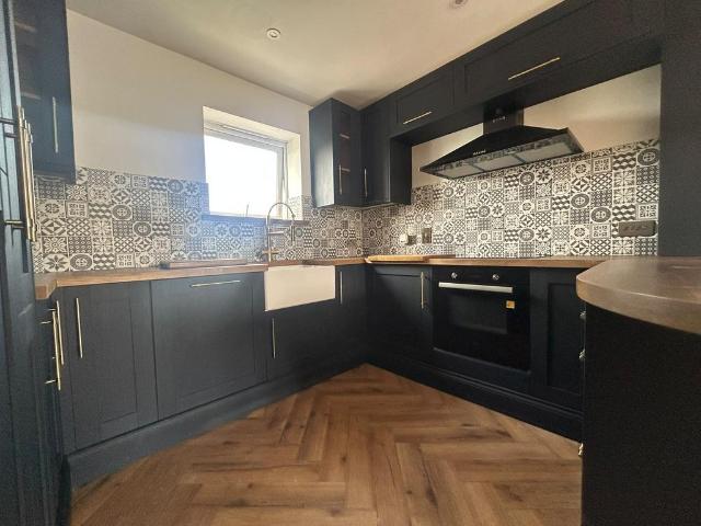 Terret Close, WALSALL, WS1 2 bed apartment to rent £1,150 pcm £265 pw