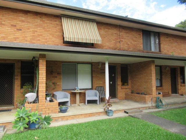 Terrific Toormina Townhouse