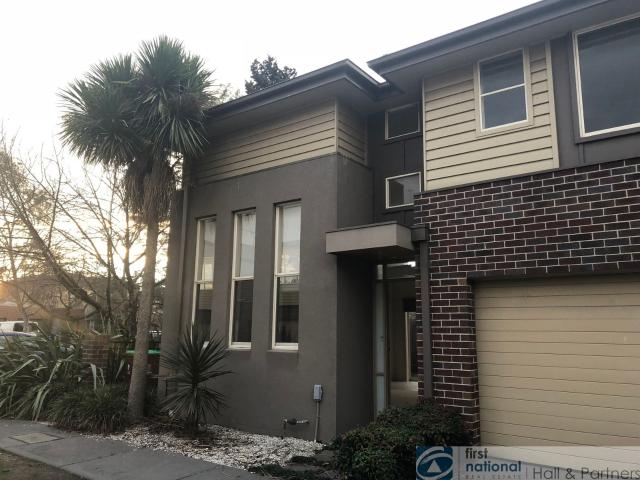 TERRIFIC TOWNHOUSE