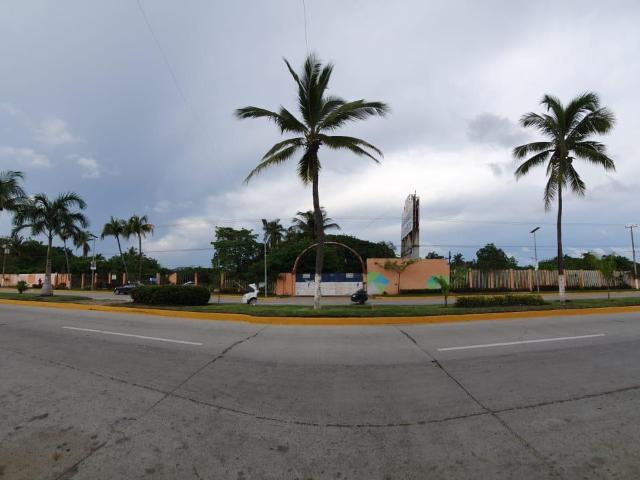 TERRRENO EN VENTA EN BOULEVARD DE LAS NACIONES, FRENTE AL CENTRO COMERCIAL LA ISLA. ACAPULCO, GRO