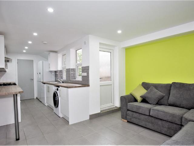 Terry Road, Coventry CV1, 5 bed shared accommodation to rent, £2,375 pcm | PrimeLocation