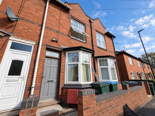 Terry Road, Coventry, CV1 2 bed house to rent £1,200 pcm £277 pw