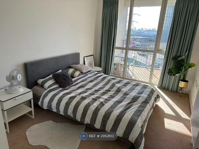 Terry Spinks Place, London E16, 1 bed flat to rent, £2,170 pcm | PrimeLocation