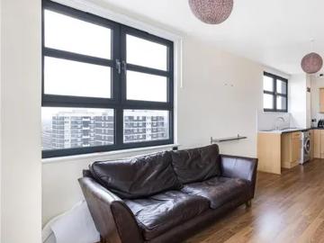 Tesco Express, 18 Southgate Road, De Beauvoir Town, London, N1 3JE, United Kingdom | 3 bed apartment for rent #138853458 | Rentberry
