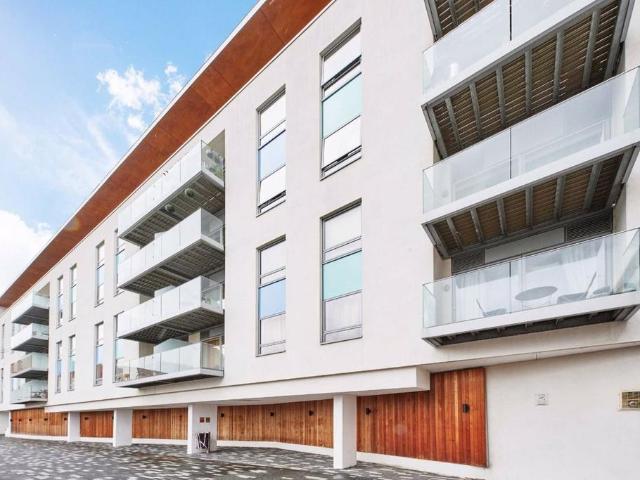 Tesco Extra, 384 Streatham High Road, London, SW16 6HP, United Kingdom | 2 bed apartment for rent #136749031 | Rentberry