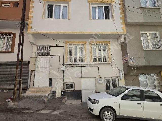 Tesfen Gayrimenkulden Yeşilevlerde Satılık 2 Katlı Müstakil Ev