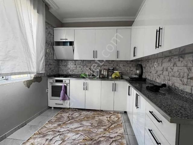 Tesisler Civarı Acil Satılık 2+1 Daire tapu Yok