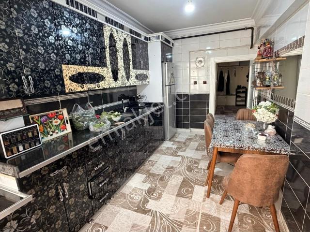 Tesislerde Ana Cadde Üstünde 3+1 Satılık Daire