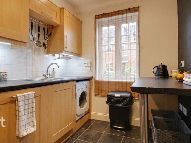 Tesmonde Close, Norwich 2 bed terraced house to rent £1,100 pcm £254 pw