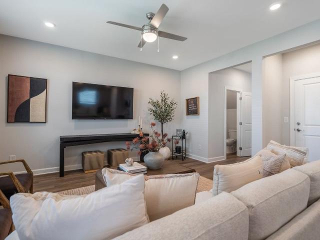 Tessa Shallowford Single 3 Bedroom Apartment for Rent at 622 Shallowford Rd Nw, Gainesville, GA 30504