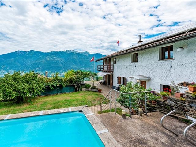 Tessinerhaus mit 20.000 m² Land, Schwimmbad und Rustico
