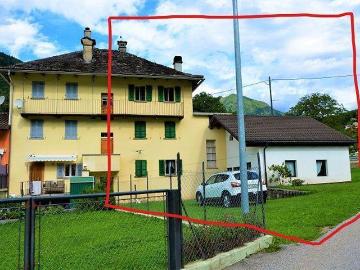 Tessiner Haus mit 9 Zimmern, renovierungsbedürftig, mit Nebengebäude und Grundstück ruhige, sonnige Lage 9 Zimmer Haus mit Land